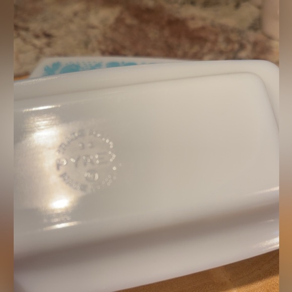 Pyrex Butter Dish - Picture 7 of 7
